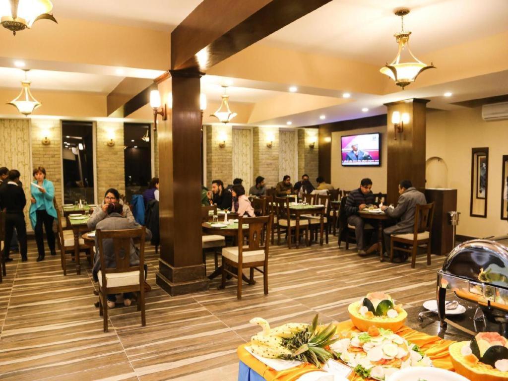 Da Yatra Courtyard Hotel & Resort Pokhara Extérieur photo