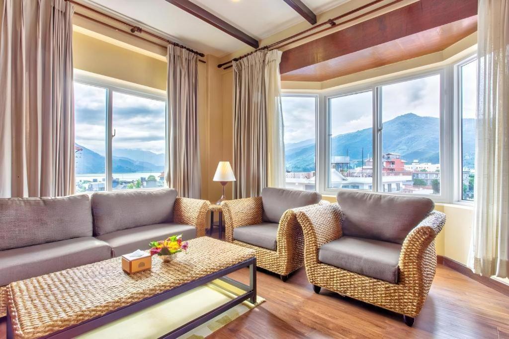 Da Yatra Courtyard Hotel & Resort Pokhara Extérieur photo
