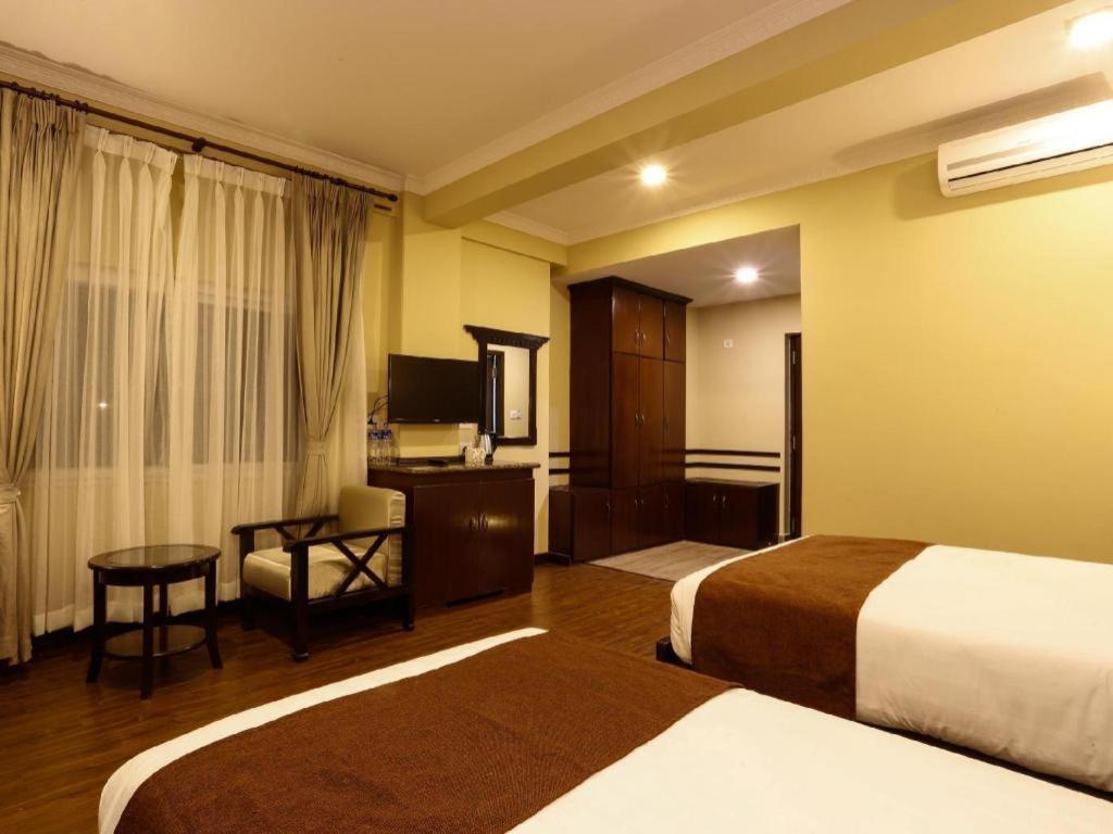 Da Yatra Courtyard Hotel & Resort Pokhara Extérieur photo