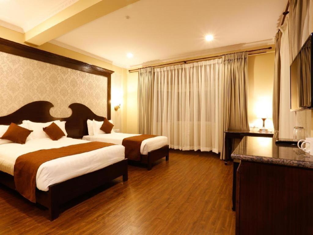 Da Yatra Courtyard Hotel & Resort Pokhara Extérieur photo