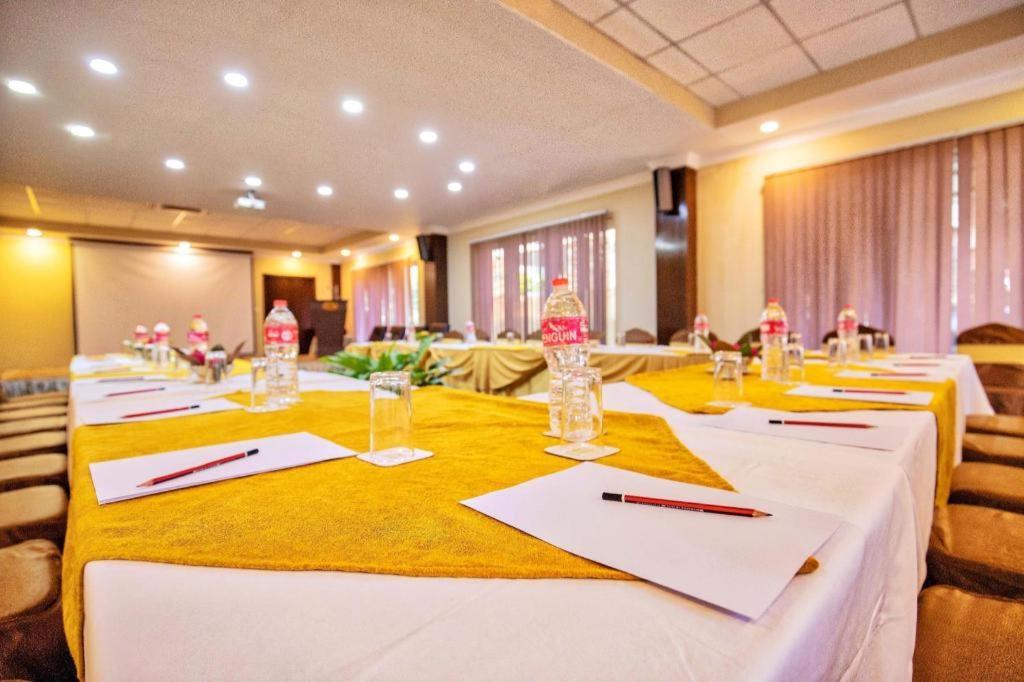 Da Yatra Courtyard Hotel & Resort Pokhara Extérieur photo