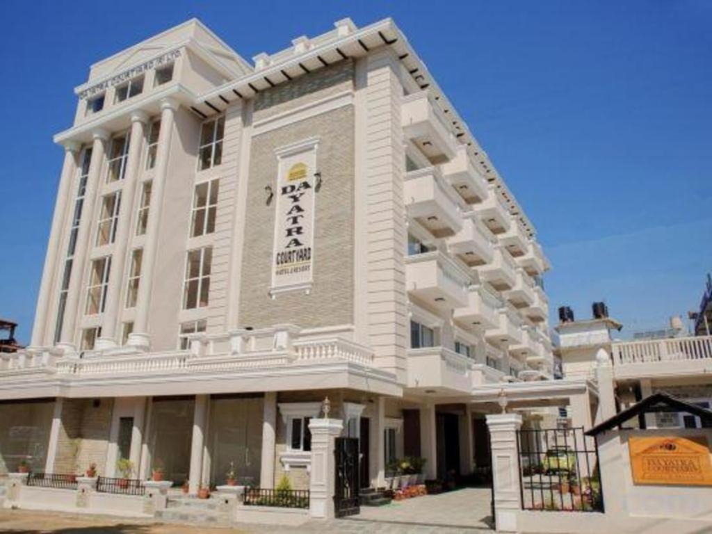 Da Yatra Courtyard Hotel & Resort Pokhara Extérieur photo