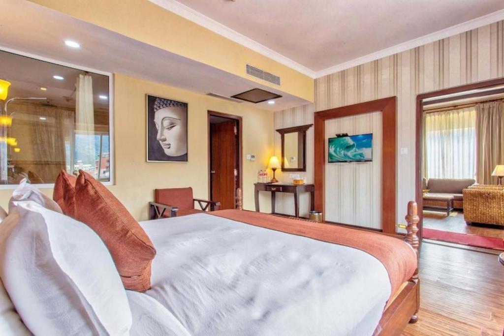 Da Yatra Courtyard Hotel & Resort Pokhara Extérieur photo