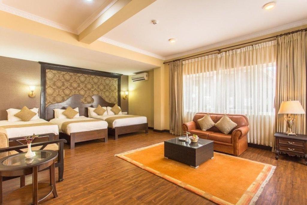 Da Yatra Courtyard Hotel & Resort Pokhara Extérieur photo